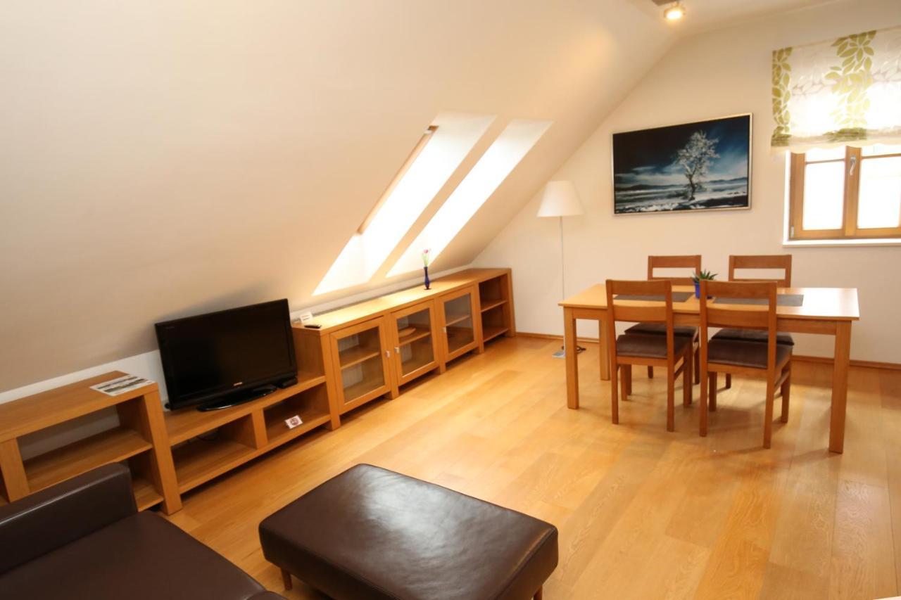 Apartments Vrdjan Cerknica Εξωτερικό φωτογραφία