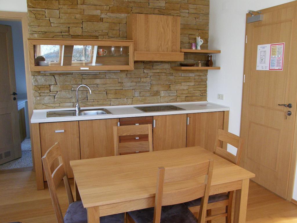 Apartments Vrdjan Cerknica Δωμάτιο φωτογραφία