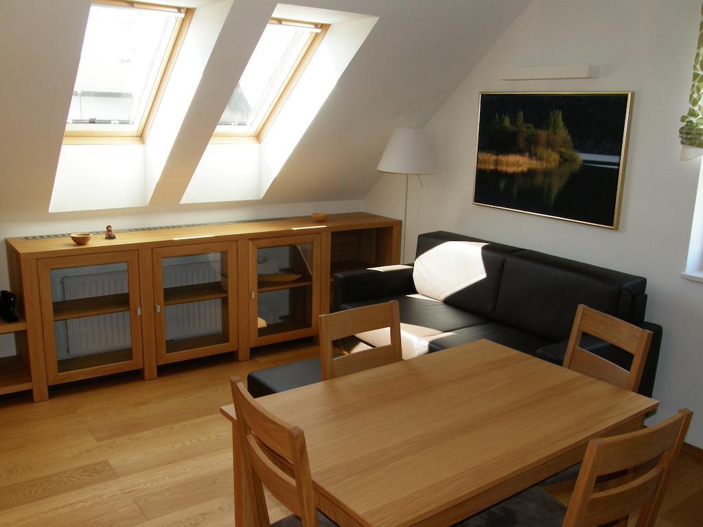 Apartments Vrdjan Cerknica Δωμάτιο φωτογραφία